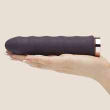 Load image into Gallery viewer, Fifty Shades Freed Deep Inside Rechargeable Classic Wave Vibrator
