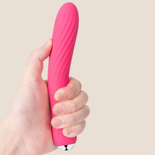 Load image into Gallery viewer, Svakom Anya Rechargeable Warming Silicone Classic Vibrator
