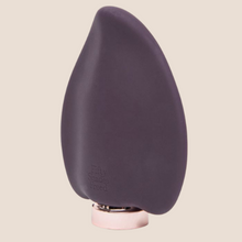 Load image into Gallery viewer, Fifty Shades Freed Desire Blooms Clitoral Vibrator
